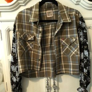 Lf cropped flannel with flower sleeves